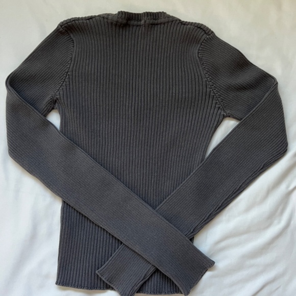 Brandy Melville Sweater Bundle - Picture 4 of 7